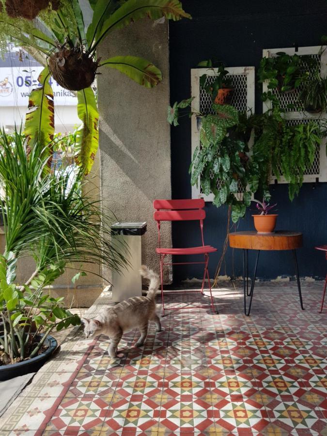 The Brownstone Hostel & Space Ипох Экстерьер фото