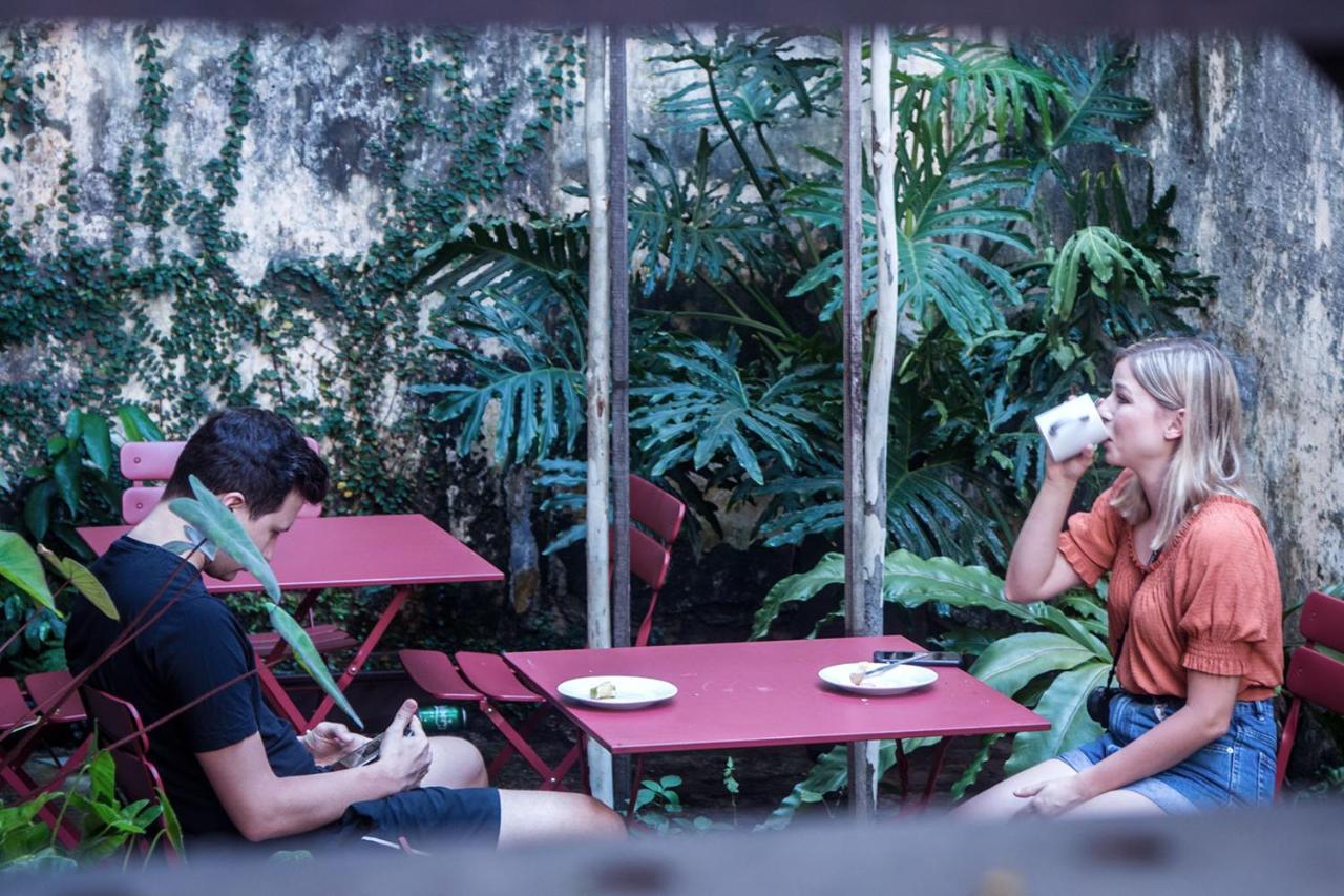 The Brownstone Hostel & Space Ипох Экстерьер фото