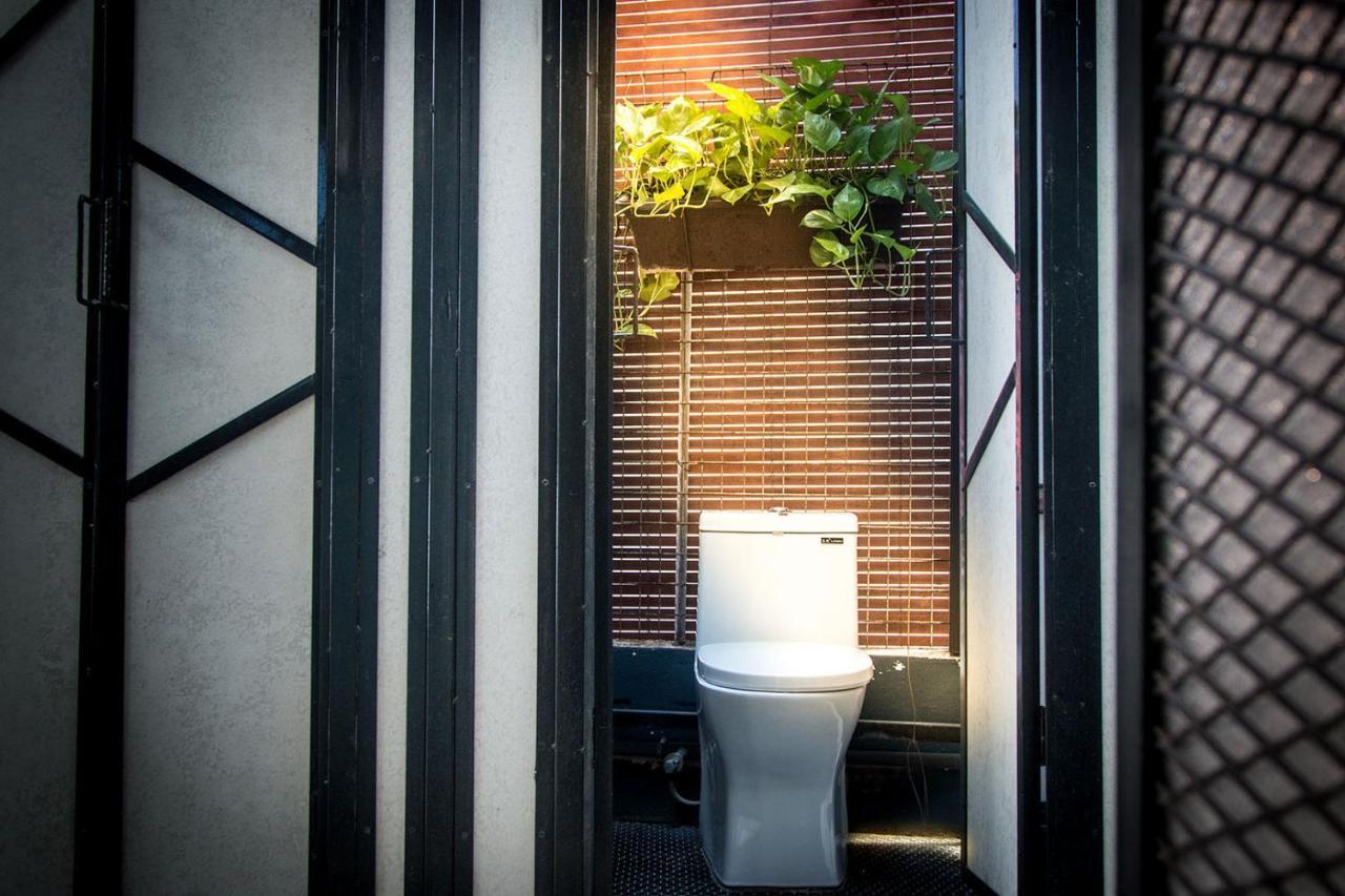 The Brownstone Hostel & Space Ипох Экстерьер фото
