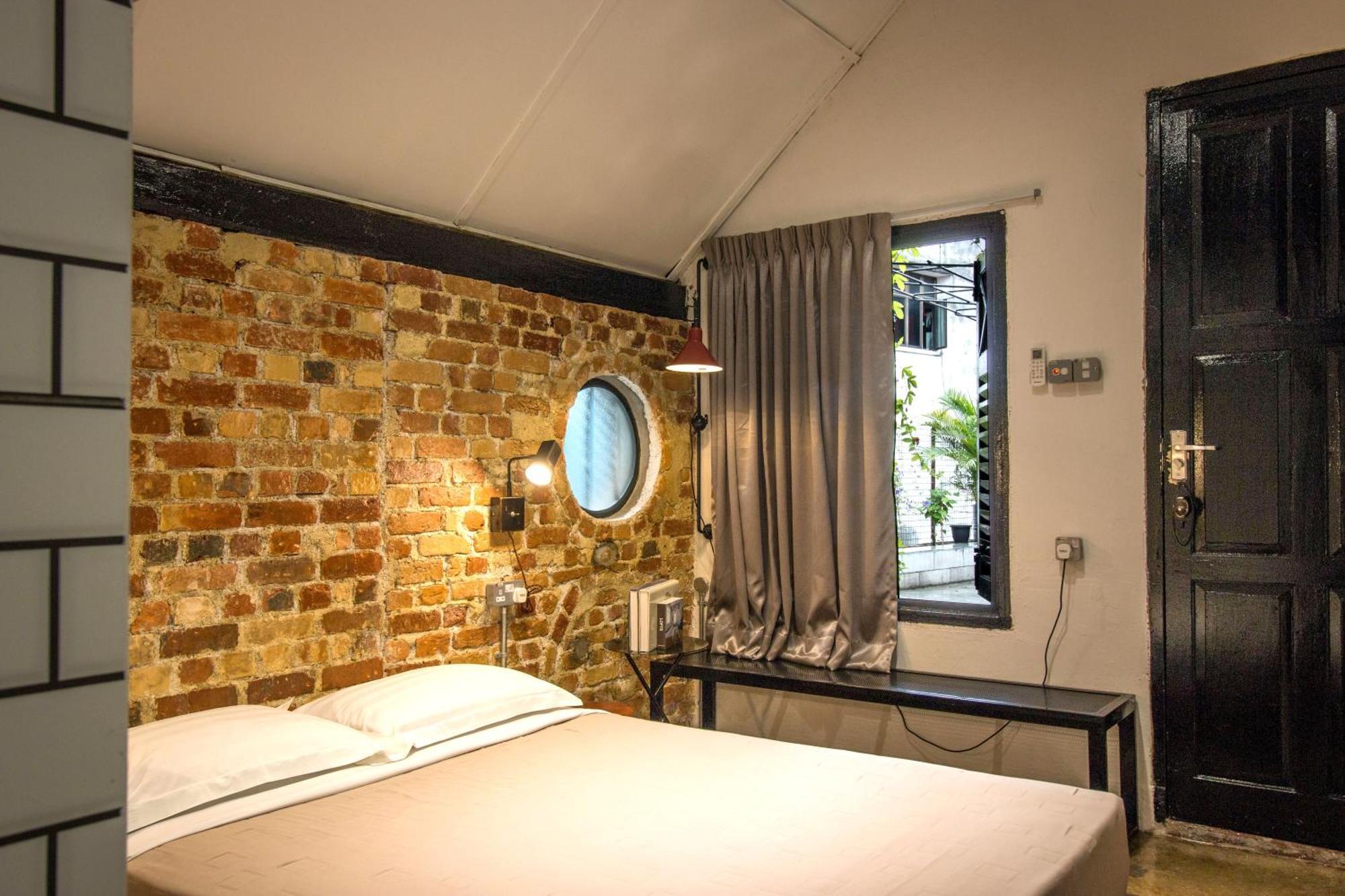 The Brownstone Hostel & Space Ипох Номер фото