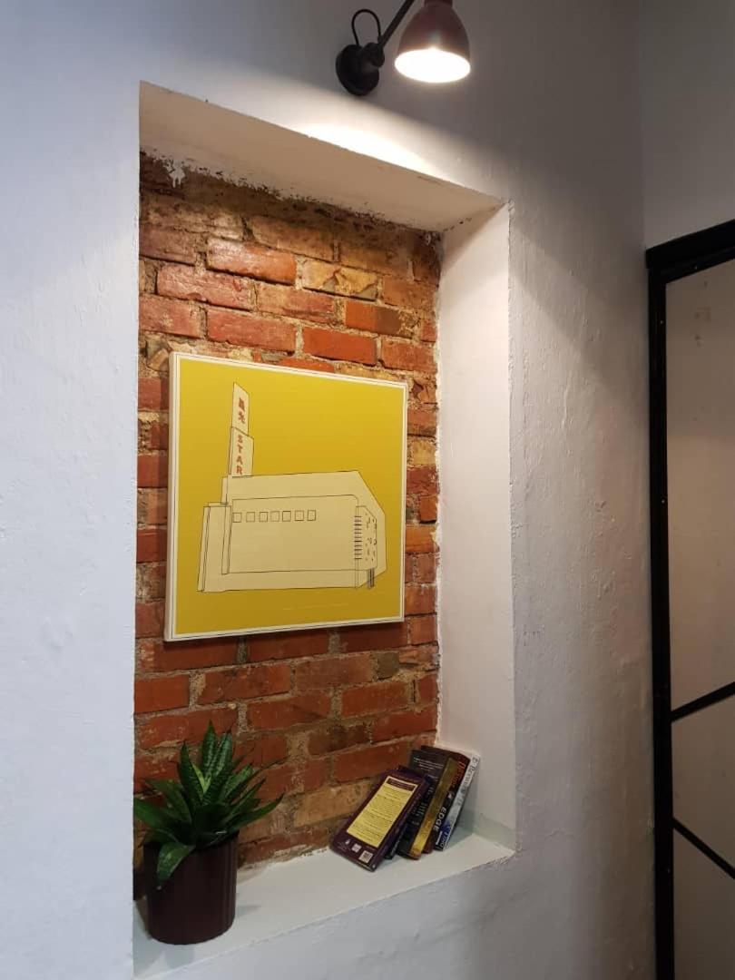 The Brownstone Hostel & Space Ипох Номер фото