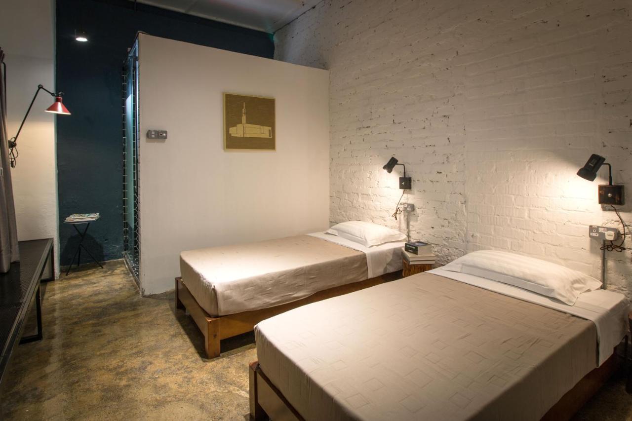 The Brownstone Hostel & Space Ипох Экстерьер фото