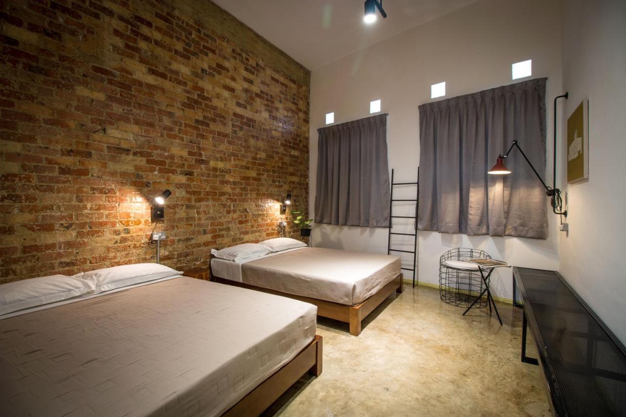 The Brownstone Hostel & Space Ипох Экстерьер фото