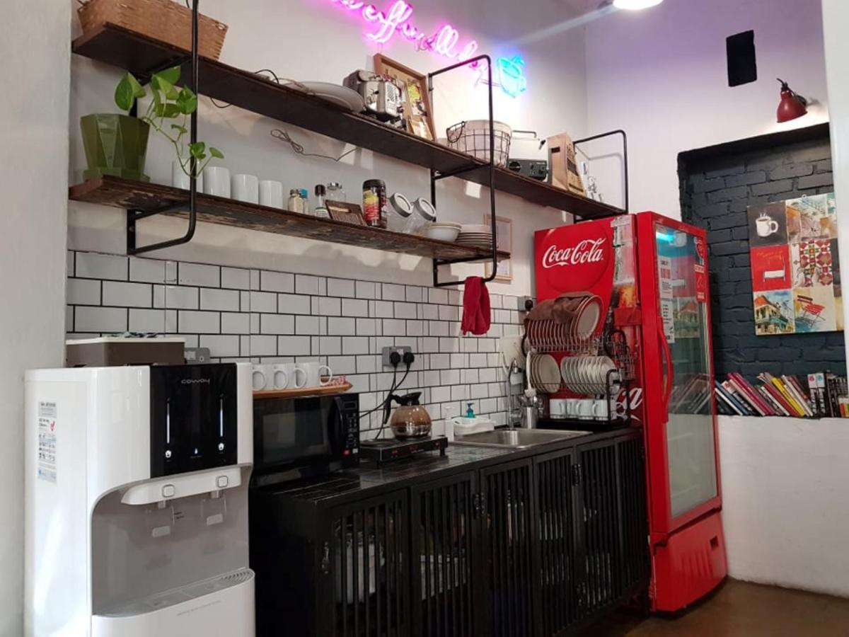 The Brownstone Hostel & Space Ипох Экстерьер фото